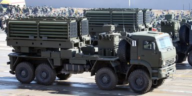 Мінує та бʼє термобаричними снарядами: РФ створює бікаліберну РСЗВ "Возрождение"