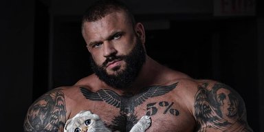 Потреблял 16 тысяч калорий в день: известный бодибилдер умер в возрасте 36 лет