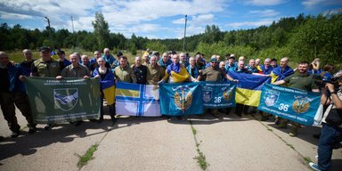 Состоялся очередной обмен пленными: Украина вернула 160 человек (фото)
