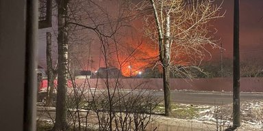 Атака дронов на РФ: горит четвертый по размеру НПЗ в Нижегородской области (видео)