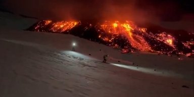 Лезут прямо в лаву: туристы мешают спасателям на вулкане Этна (видео)