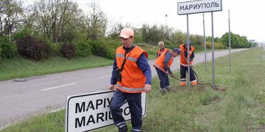 Мова має значення. Чому росіяни спалюють українські книги та змінюють таблички