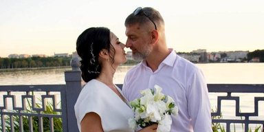 "Клявся, що ніколи не одружуся": захисник "Азовсталі" Михайло Діанов показав фото з новою дружиною