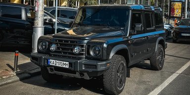 У Києві з'явився новітній британський позашляховик у дусі класичних Land Rover (фото)