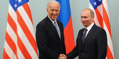 Ведем себя, будто ее нет: Байден до сих пор напуган ядерными угрозами Путина, — WSJ