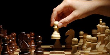 Российская шахматистка пыталась выиграть, отравив шахматную доску соперницы: подробности