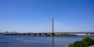 У Києві повністю перекрили Південний міст: як курсує транспорт (фото)