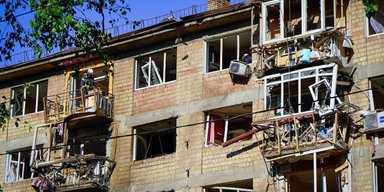 У Міноборони РФ заявили, що атакували в Києві підприємства, що виробляють БпЛА, аеродром та НПЗ