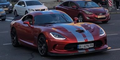 В Украине заметили культовый американский спорткар с огромным мотором (видео)