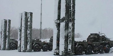 Дістали ППО поруч з Маріуполем: стався приліт по позиціях ЗС РФ за 50 км від фронту (відео)