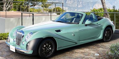 У ретро-стилі: спорткар Mazda MX-5 отримав найдорожчу і найнезвичайнішу версію (фото)