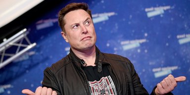 "Птичку жалко". Илон Маск официально переименовал Twitter: во что превратилась соцсеть