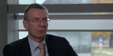 "Мы не должны бояться": президент Латвии заявил, что полностью поддерживает Макрона