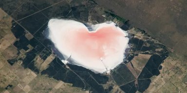 Астронавт NASA з космосу сфотографував солоне "серце" на Землі (фото)