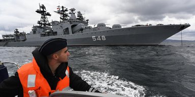 На военной базе во Владивостоке прогремел взрыв: ФСБ просит жителей молчать, — росСМИ (видео)