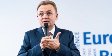 "Какая-то чат-рулетка": Садовый требует запретить закрытые суды из-за львовских застройщиков