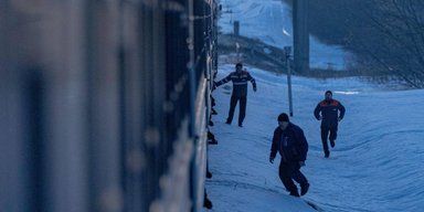 Знаходилося 200 пасажирів: у потяг "Київ-Суми" влучив російський дрон (фото)