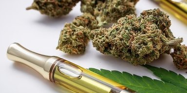 Кашель із кров'ю і смерть: дюжину продуктів із марихуаною відкликали через токсичність