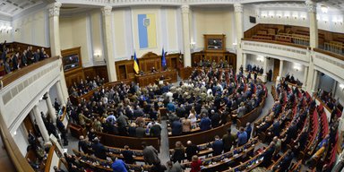 Раскол в Раде: "Слуги народа" инициируют новую коалицию и Кабмин без "своих людей"