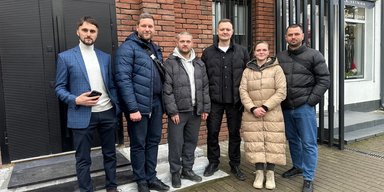 Рождественское чудо: переселенцы из Харьковщины получили в подарок дом от "Труха Украина" (фото)