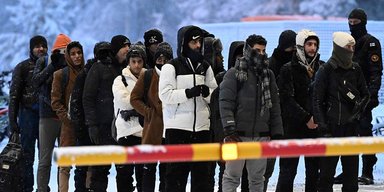 "Ведуть" з літака до кордону: ФСБ РФ організувала наплив біженців до Фінляндії, — ЗМІ