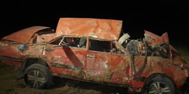 В Одесской области легковушка упала с обрыва в водоем: один человек погиб, двое в больнице (фото)