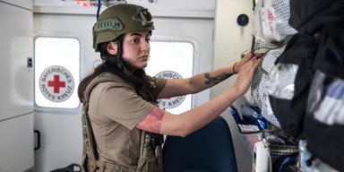"Бруд і гниль": Аліна Михайлова різко відповіла на жарт про "багатих вдів" в Україні (відео)