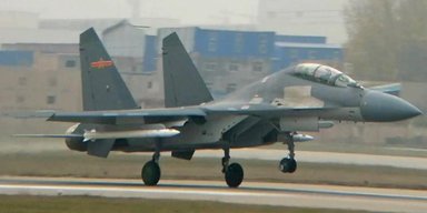 Впервые за семь лет китайские J-16 засветились с секретной ракетой большой дальности PL-17
