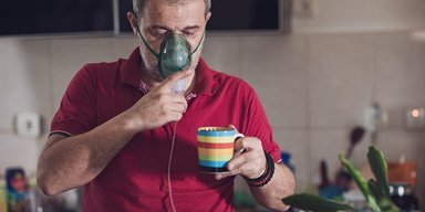 Біля апарата. Кому реально потрібен кисневий концентратор удома