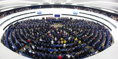 Но есть нюанс: ЕС работает над 13-м и 14-м пакетами санкций против РФ, — СМИ