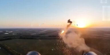 Взорвал российский БПЛА в воздухе: ВСУ показали работу нового дрона-охотника (видео)