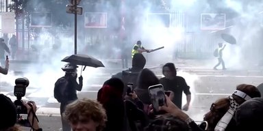 Франция в огне: откуда взялись люди, которые принесли на улицы хаос и разрушение