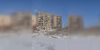 Руины домов и могилы во дворах: в сети показали, как выглядит оккупированный Угледар (видео)