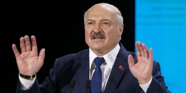 "Завезуть бурятів та оренбуржців", — Гладких про мирні пропозиції Лукашенка та Ердогана (відео)