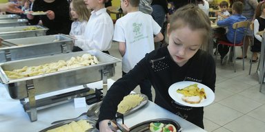 Учні 1–11 класів отримуватимуть безкоштовне харчування: Свириденко назвала терміни (фото)