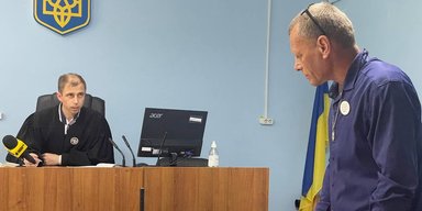 На Сумщине судят мужчину за самодельное оружие, которое он изготовил для защиты от россиян (видео)