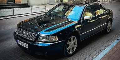 Быстрый и роскошный: в Украине заметили редкий заряженный седан Audi 2000-х (фото)