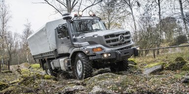 Таємне замовлення військової техніки: як Україна отримала партію Mercedes-Benz Zetros