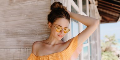Не только крем: 3 средства, которые защитят кожу от ультрафиолета, — косметолог