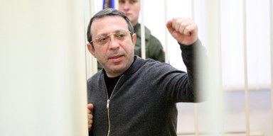 "Вы сидели, как свиньи!" Как прошел суд по делу Корбана