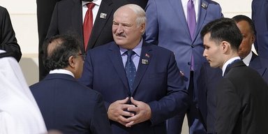 "Було б лицемірно": президенти Литви, Латвії та Польщі відмовилися від фото з Лукашенком у Дубаї