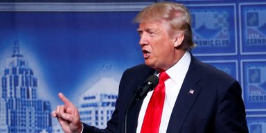 Трамп зганьбився оцінюванням сідниць сенатора: курйозне відео