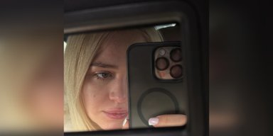 Вагітна переможниця "Холостяка" показалась у сльозах і повідомила про зрив розпису (фото)