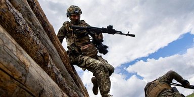 ЗСУ просунулись на найгарячішому напрямку: що кажуть у Генштабі (карти)