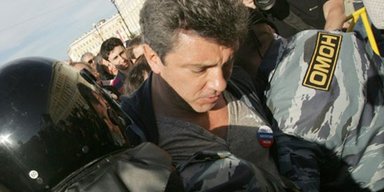 Марш мира превратится в похороны. Первые отклики на убийство Бориса Немцова