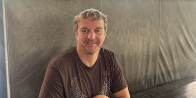 Как построить национальную компанию по импорту кровельных материалов: опыт Дениса Миловидова, основателя Profitile Ltd