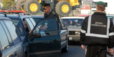 Запрет выезда за границу: кого касается и могут ли не выпустить из Украины женщин