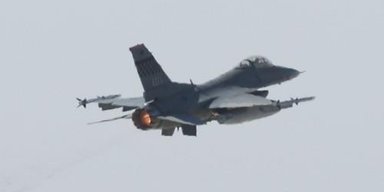 У Південній Кореї розбився американський винищувач F-16: пілот вижив, — ЗМІ