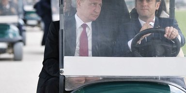 Гарный казак Эммануэль. Как французский президент оказался сильнее Путина