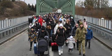 Украинским беженцам предложили навсегда остаться в Канаде: что для этого нужно